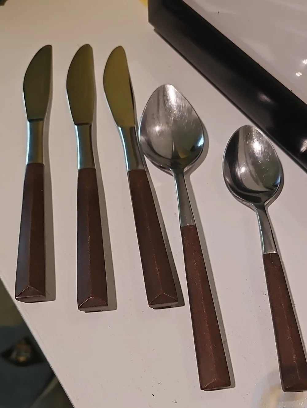 Vintage Woodwind 3- Knives, 1 - Soup. 1' Tea Spoon